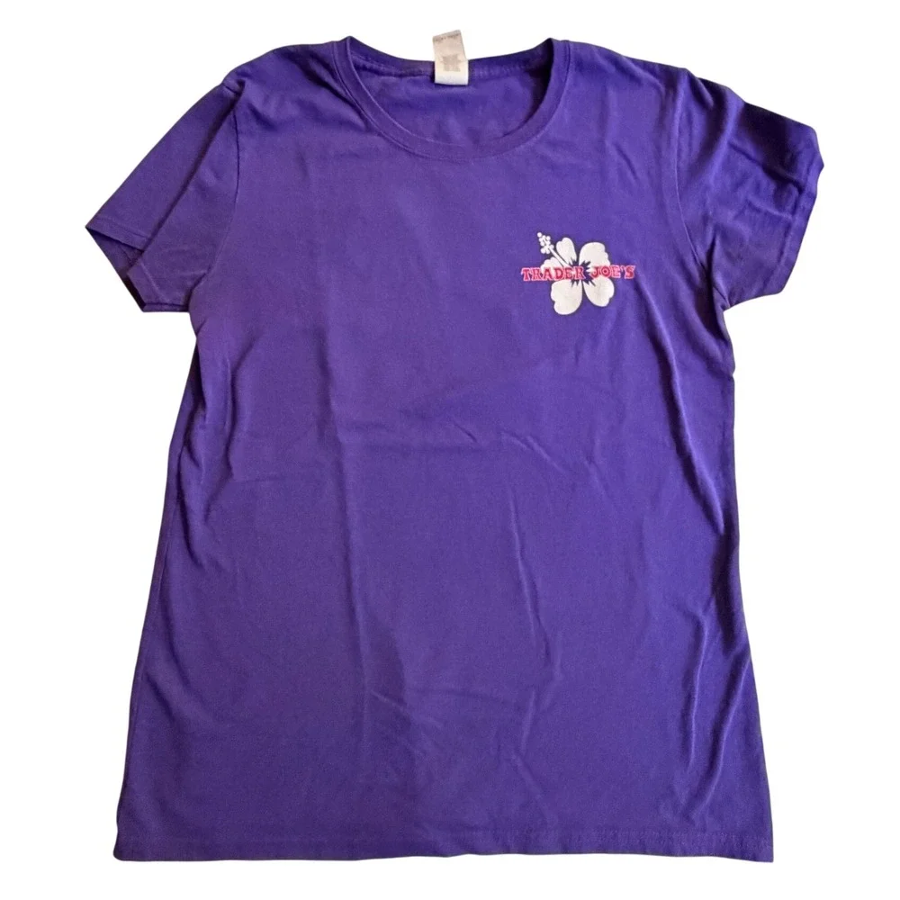 Trader Joe's Crew Employee T-Shirt Purple M Hibiscus Hawaiian Gildan Logo Tee